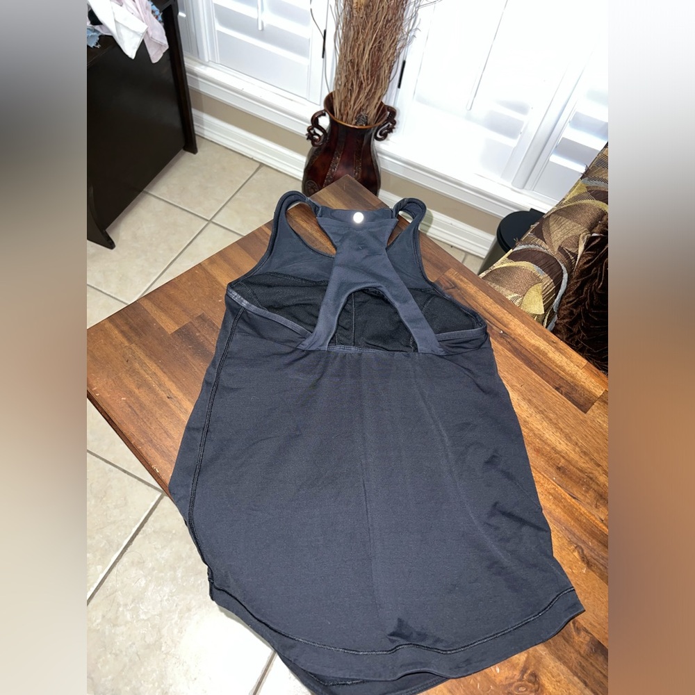 Lululemon black top size‎ 2